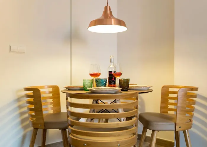 \'Montano Three\' Center By Ele Apartments